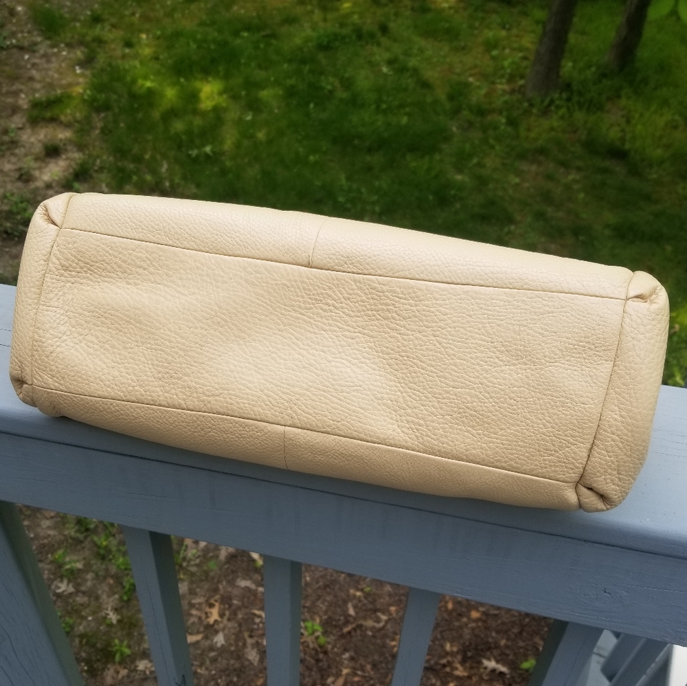 Nwot Coach - image 5